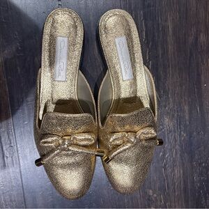Oscar De La Renta beautiful Gold mules!